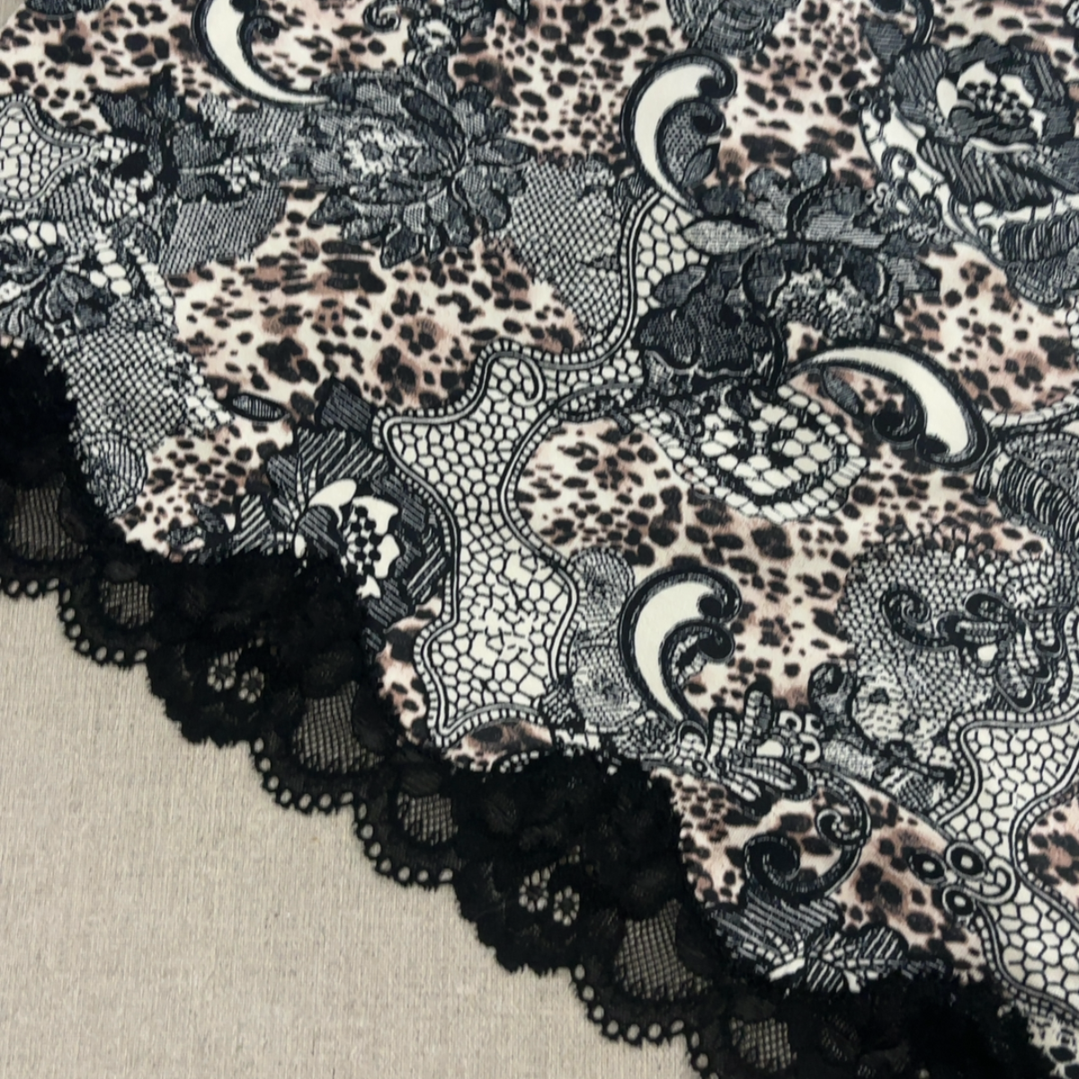 Débardeur Feline en dentelle