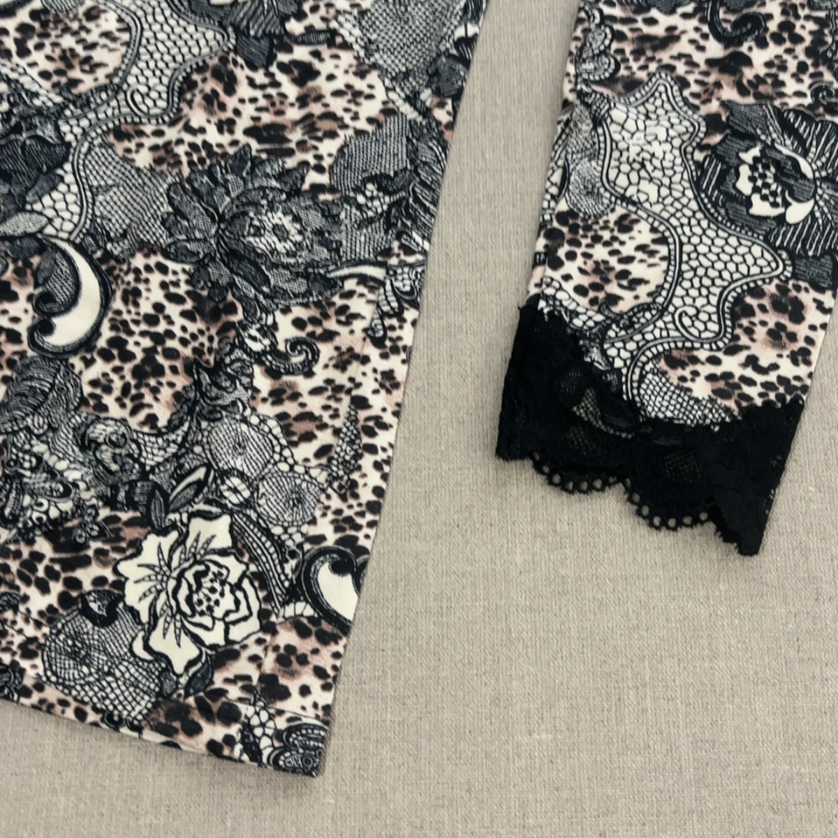 T-shirt Feline en dentelle