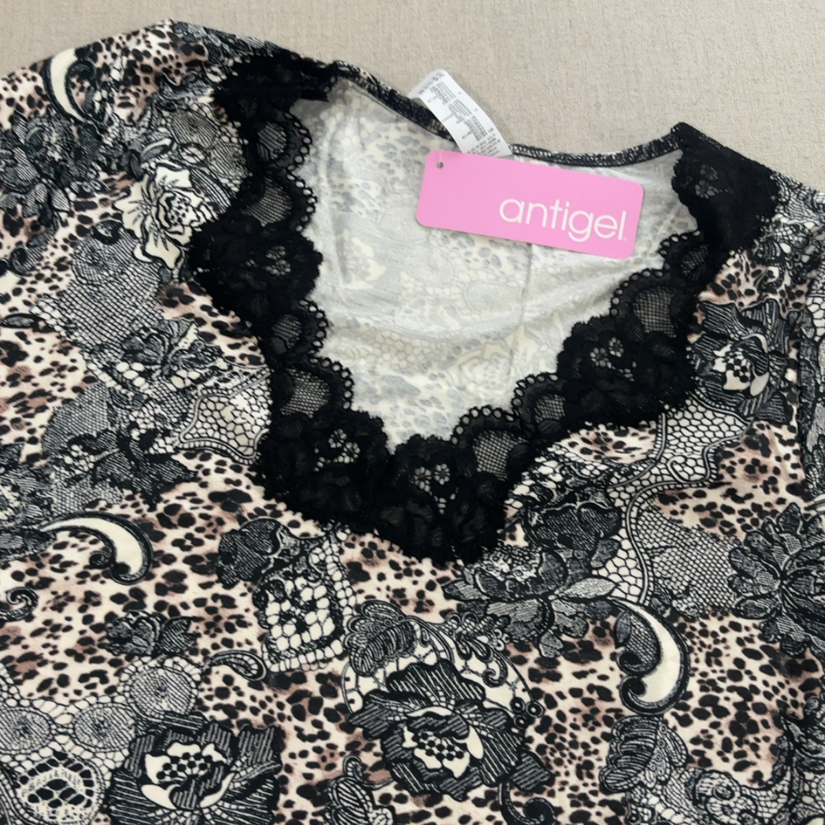 T-shirt Feline en dentelle