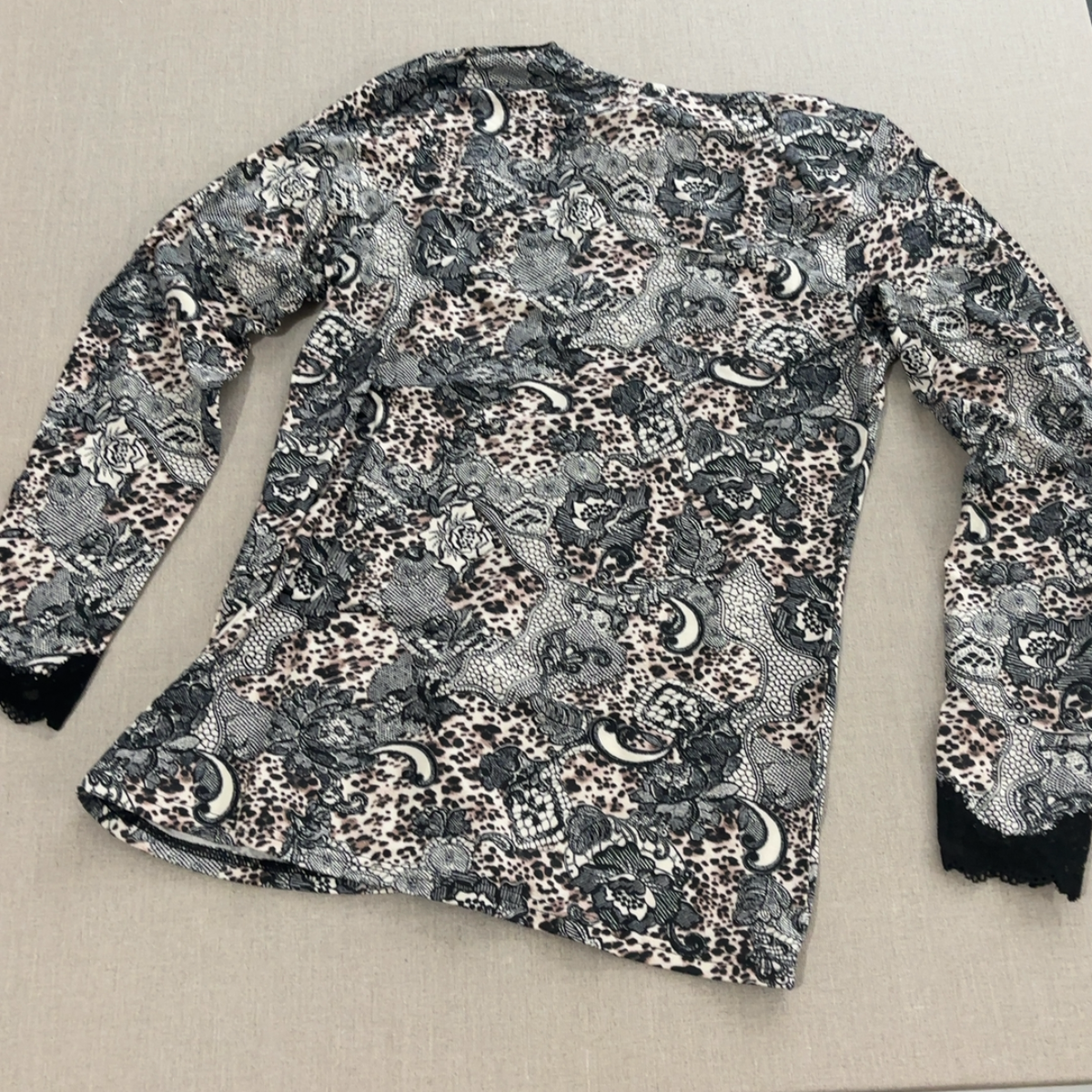 T-shirt Feline en dentelle