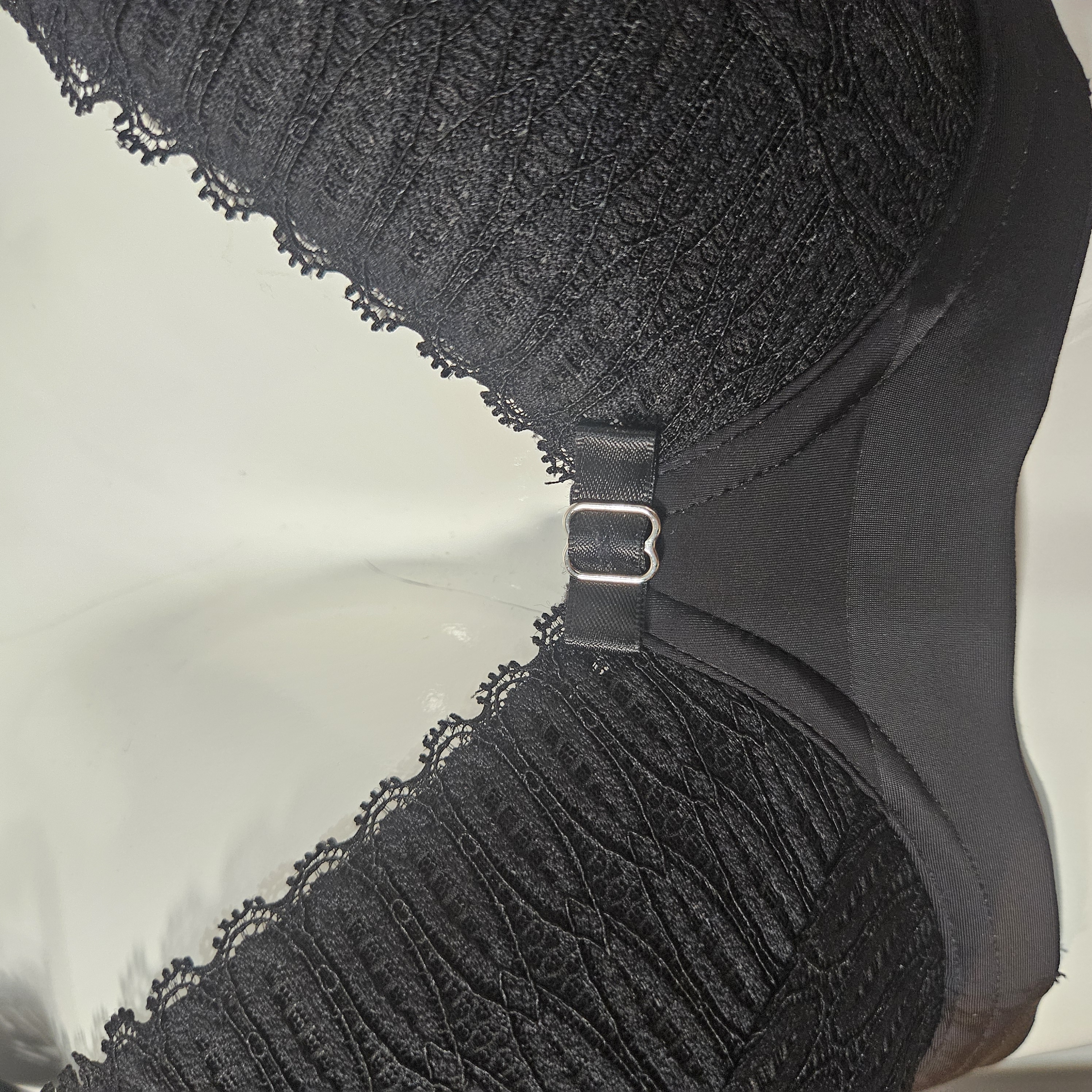 Aura Spotlight noir - Triangle