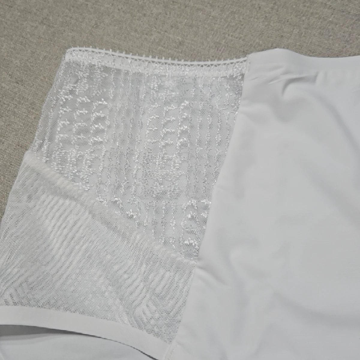 Intrigue white
