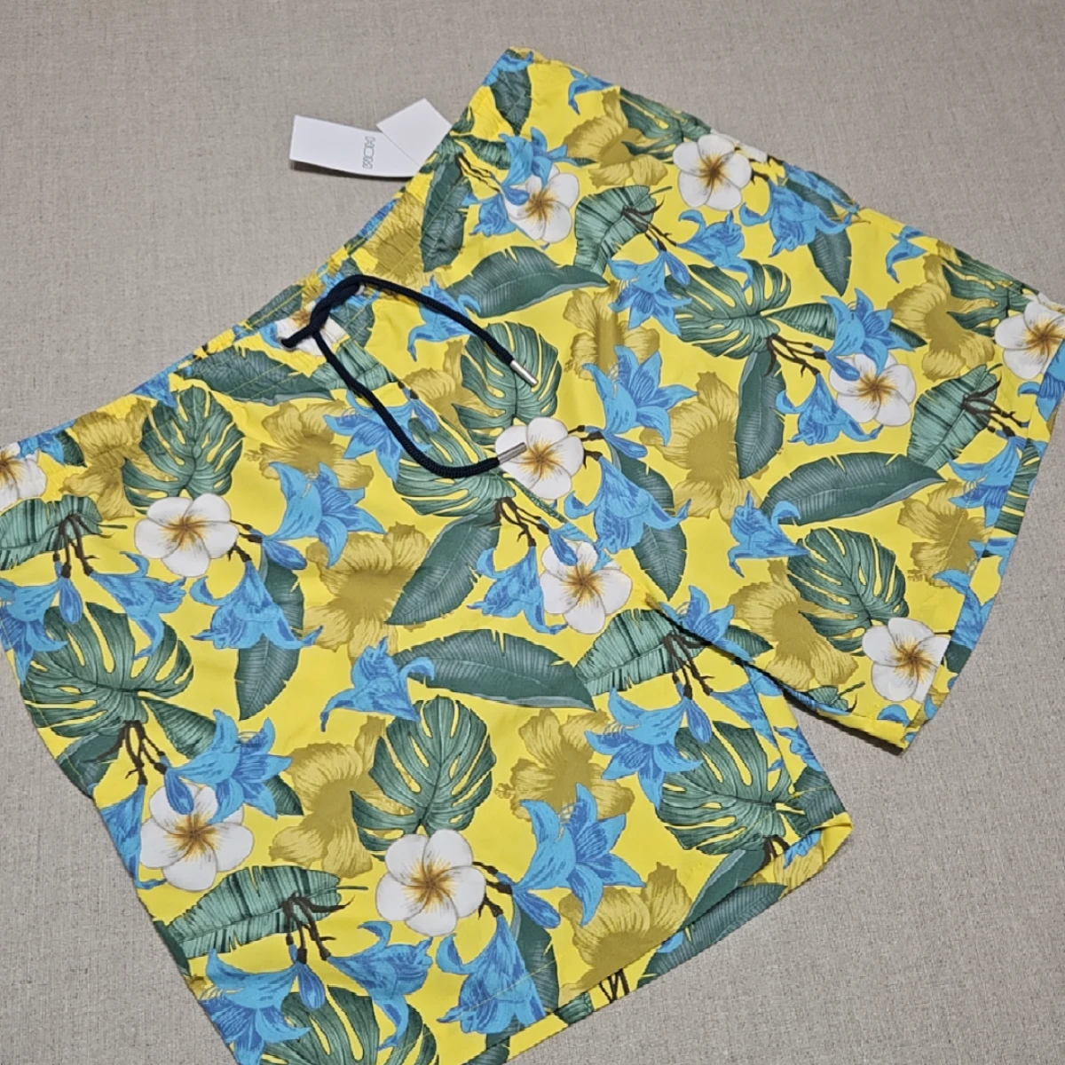 Tropicana yellow print