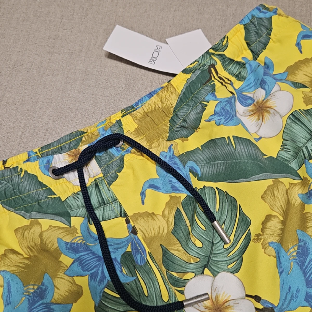 Tropicana yellow print
