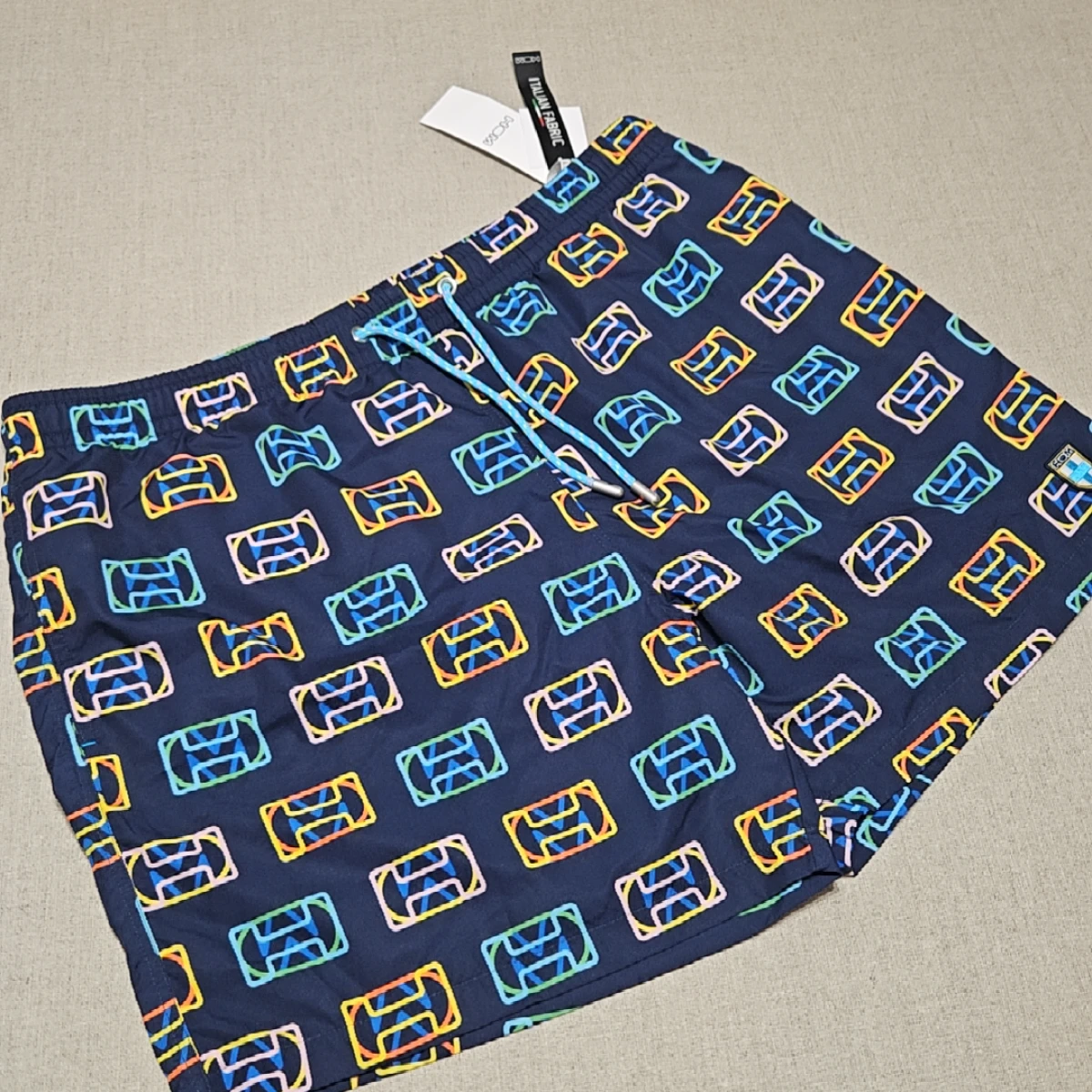 Leon navy print