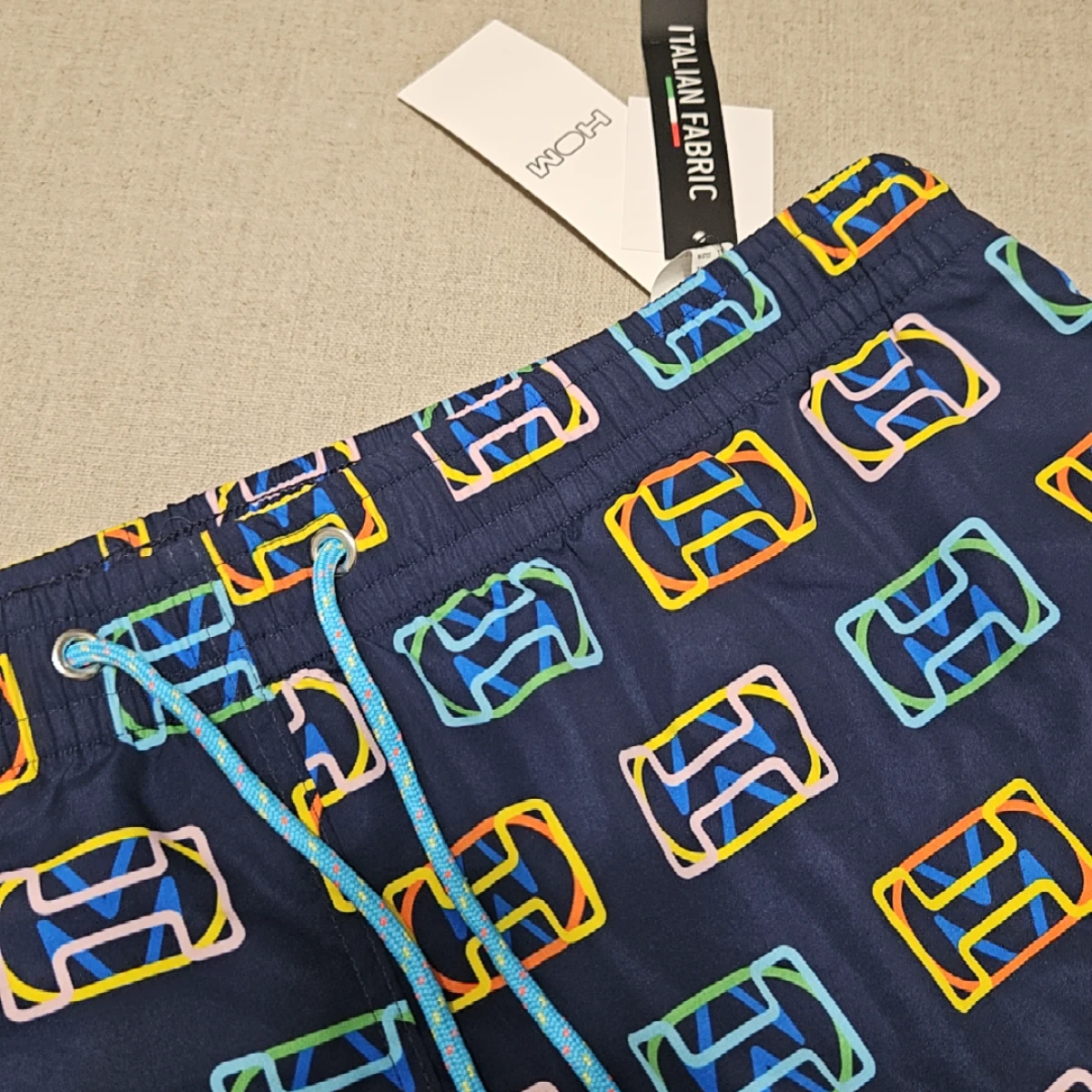 Leon navy print