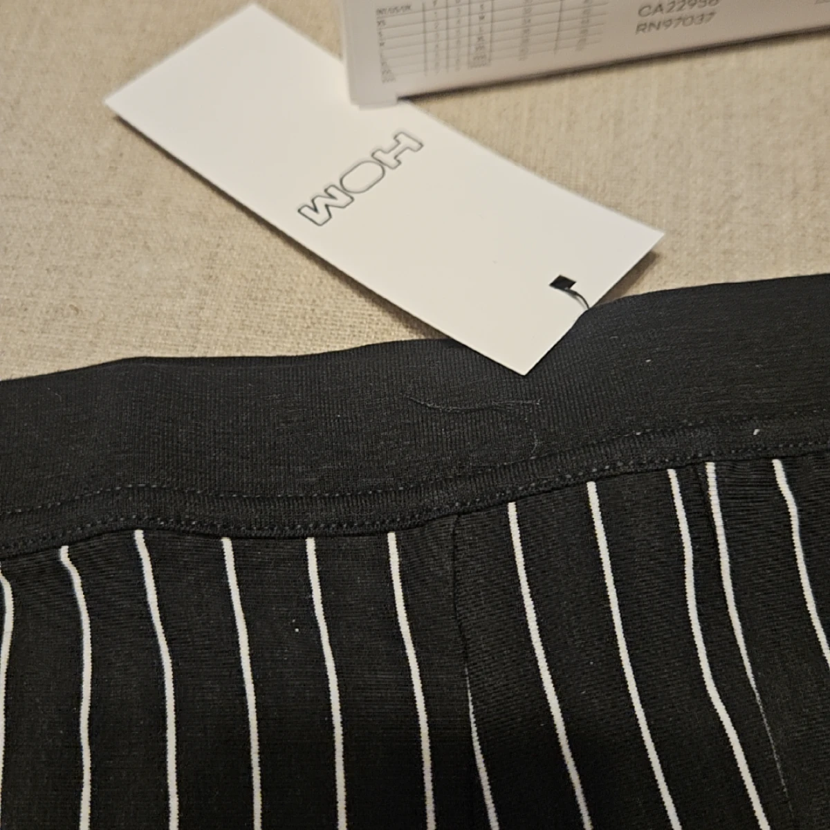 Aix black white stripes